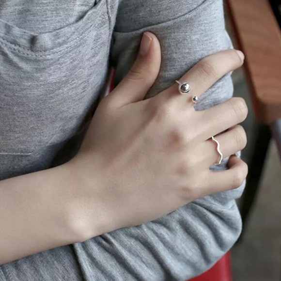 NEW 925 STERLING SILVER ROUND BALL BEADS ADJUSTABLE RING, CUTE RING, SHINY RING. - Picture 3 of 6